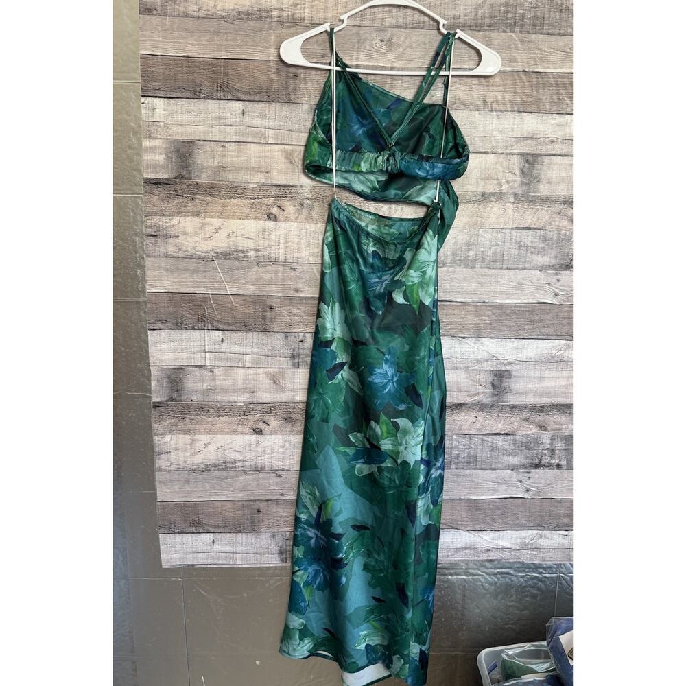 Hello Molly Women's Count It In Green Satin Midi Dress Center Cut Out Sz 4 - Picture 2 of 8